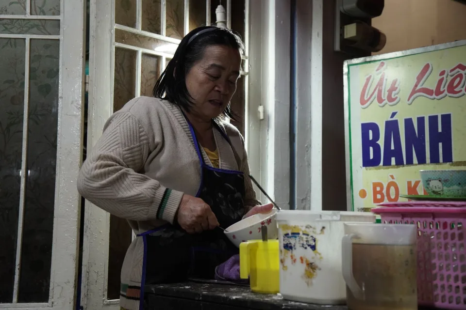 Bàn ăn tại Đặng Thị Bông